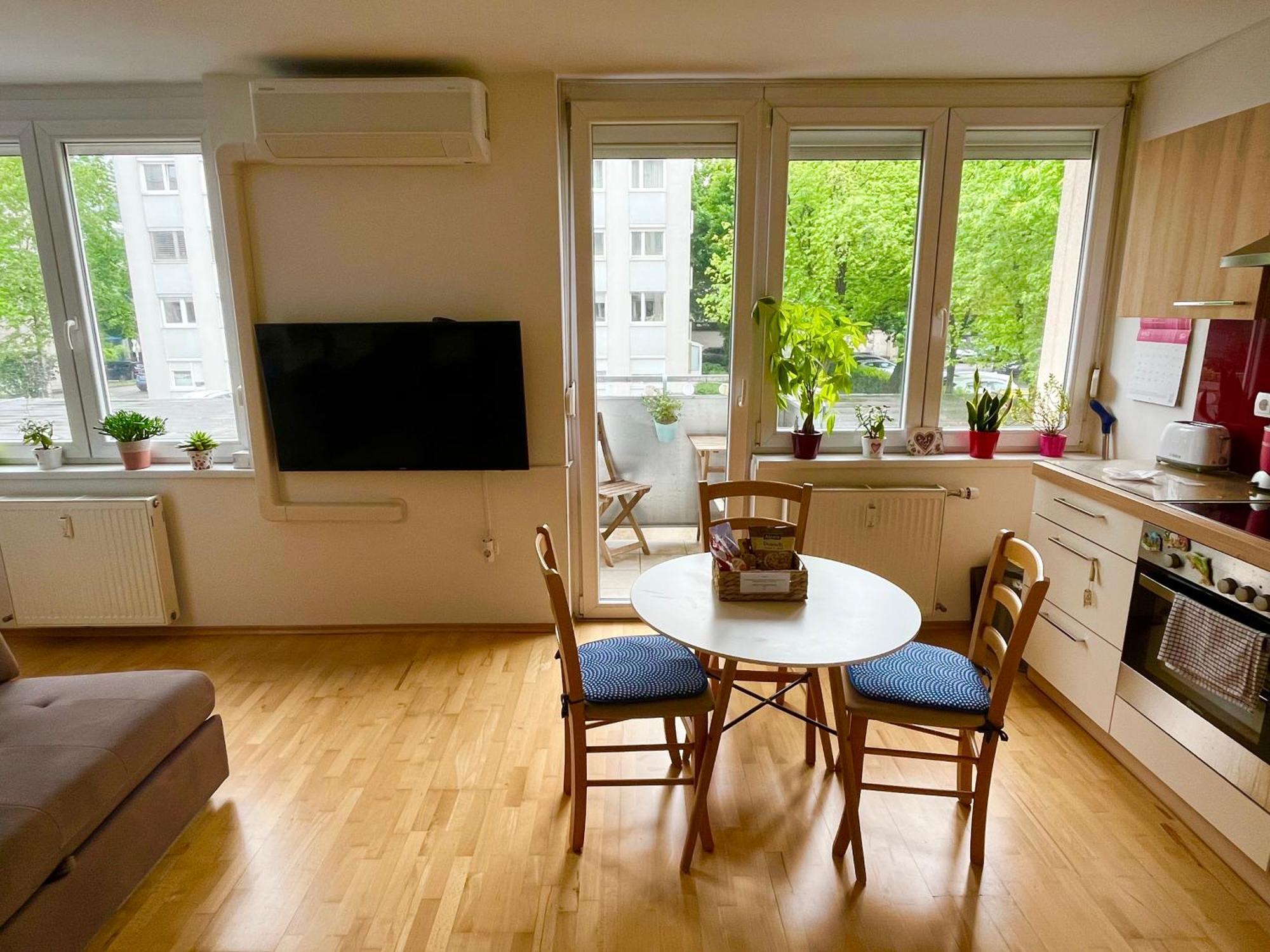 Cosy Studio Andy With Great Location Любляна Екстериор снимка